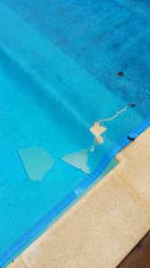Telo copertura piscina rotto