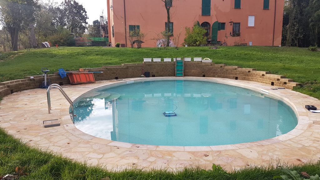 Piscina a skimmer