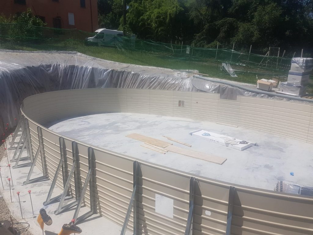 Piscina a skimmer